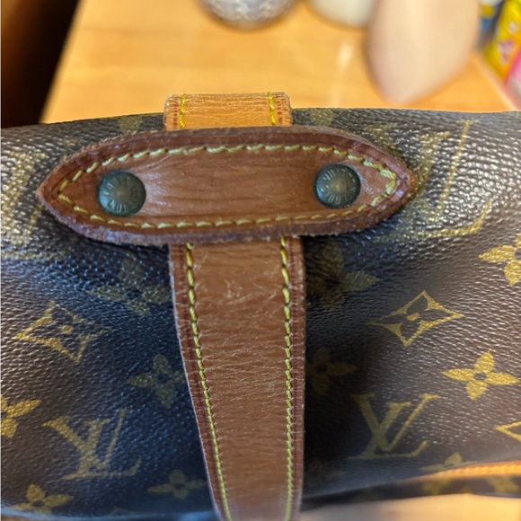 Louis Vuitton Monogram Saumur 35 - Picture 3 of 11